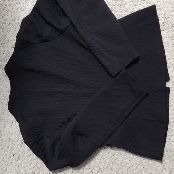 Rickis V- neck Blazer - Picture 2 of 2